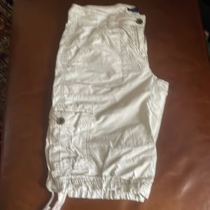 Women’s Tommy Hilfiger Cargo Shorts, Size 8